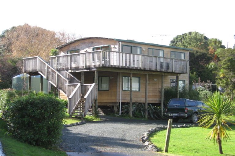 Photo of property in 17 Grand View Road, Leigh, 0985