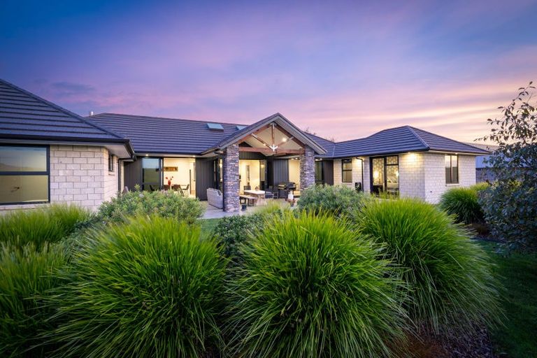 Photo of property in 86 Sunline Drive, Cambridge, 3432