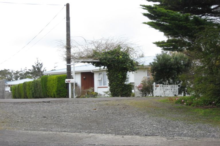 Photo of property in 261 Huatoki Street, Upper Vogeltown, New Plymouth, 4310