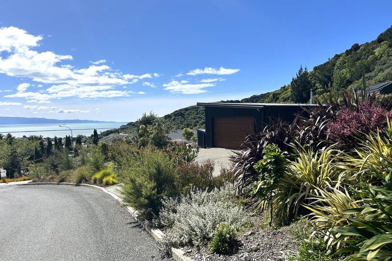 Photo of property in 1 Koura Road, Atawhai, Nelson, 7010
