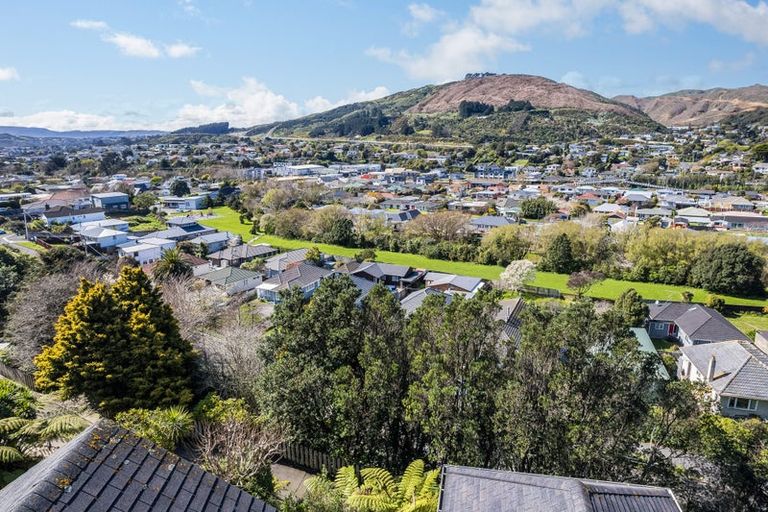 Photo of property in 295 Main Road, Tawa, Wellington, 5028