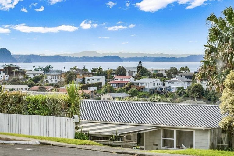 Photo of property in 53 Brightside Road, Stanmore Bay, Whangaparaoa, 0932