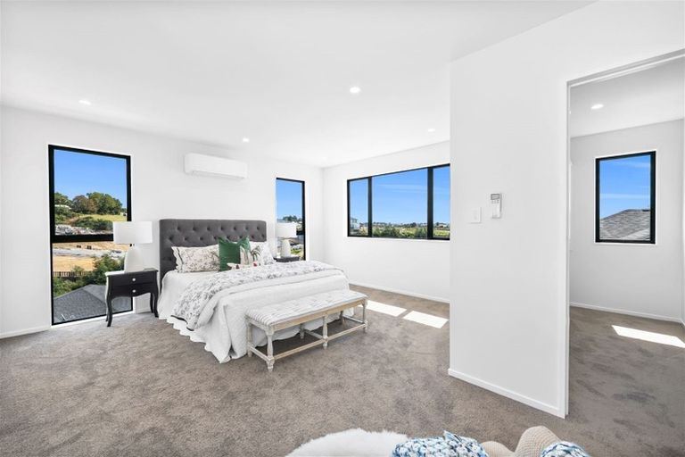 Photo of property in 36 Mcwhirters Farm Lane, Massey, Auckland, 0614