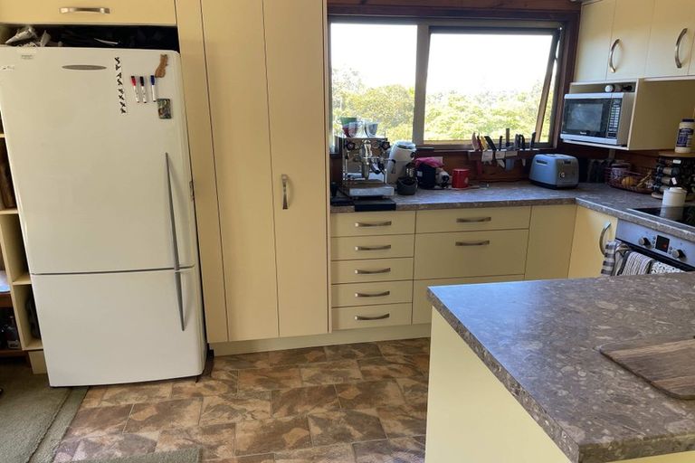 Photo of property in 27 Reynolds Place, Torbay, Auckland, 0630