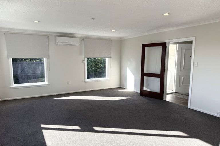 Photo of property in 320a Avonhead Road, Avonhead, Christchurch, 8042