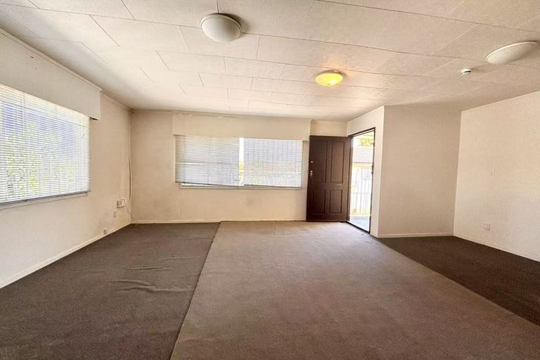 Photo of property in 190 Universal Drive, Henderson, Auckland, 0610