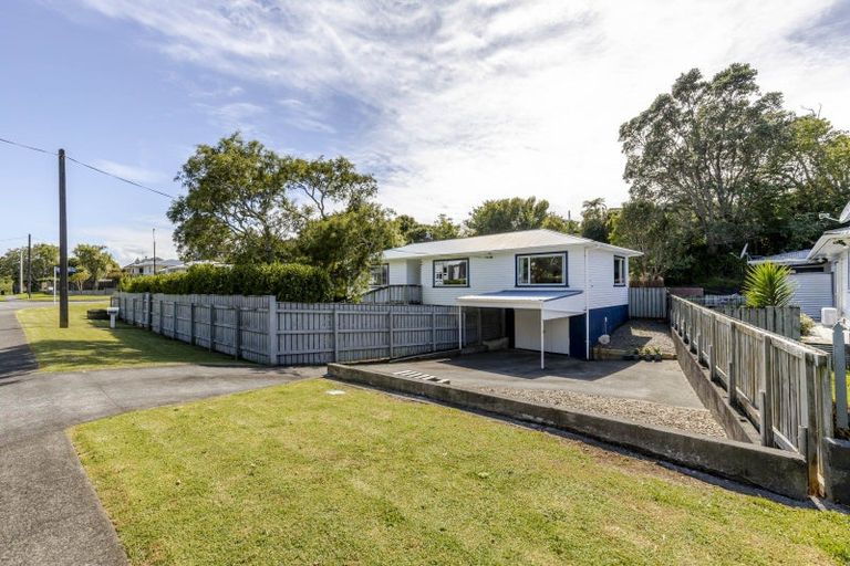 Photo of property in 79 Awanui Street, Merrilands, New Plymouth, 4312