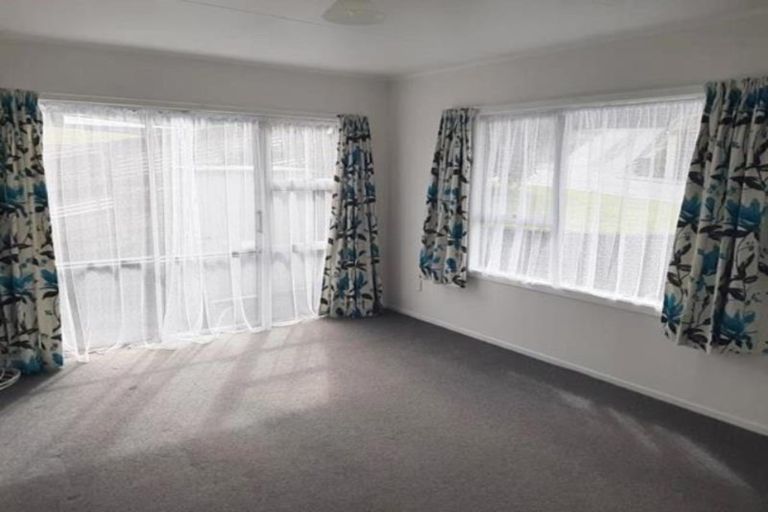 Photo of property in 11 Scott Street, Moturoa, New Plymouth, 4310