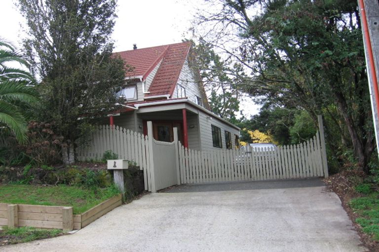 Photo of property in 1 Sunnyview Road, Greenhithe, Auckland, 0632