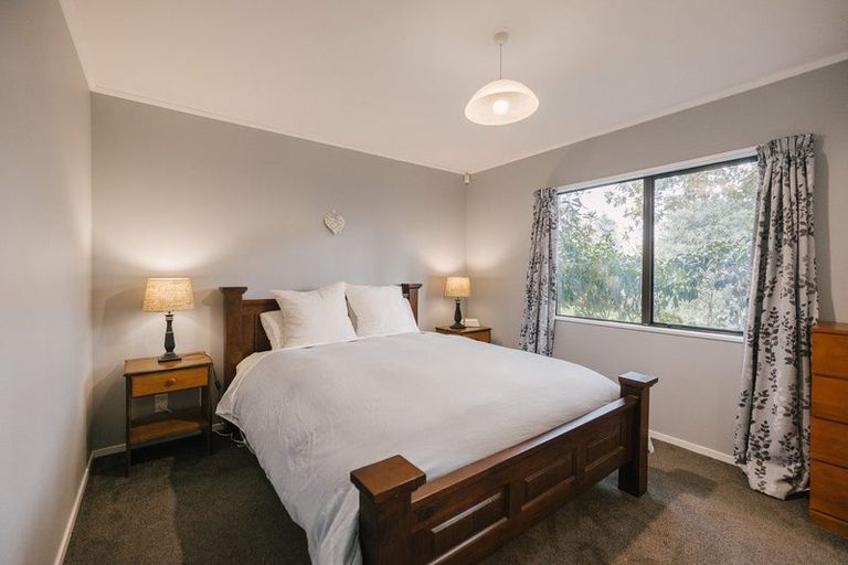 Photo of property in 38 Peppertree Glade, Kelvin Grove, Palmerston North, 4414