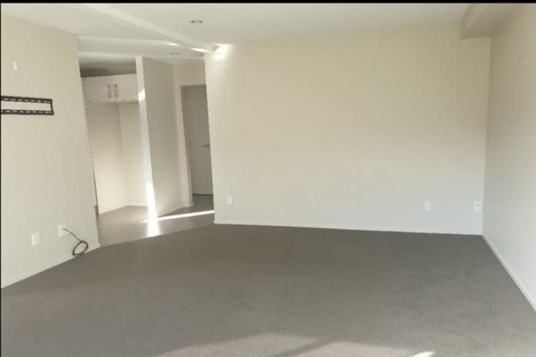 Photo of property in 18/45a Swanson Road, Henderson, Auckland, 0610