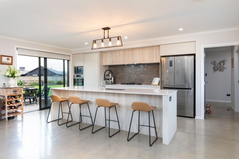 Photo of property in 43 Seachange Drive, Leamington, Cambridge, 3432