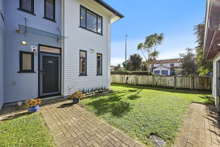 Photo of property in 105/2 Armoy Drive, East Tamaki, Auckland, 2016