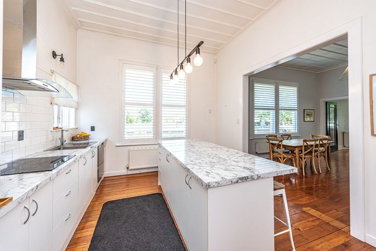 Photo of property in 24 Brassey Road, Saint Johns Hill, Whanganui, 4500