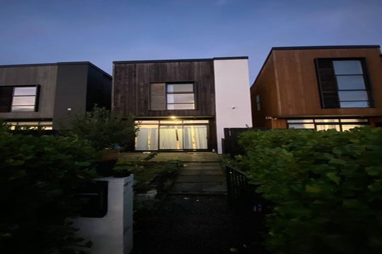 Photo of property in 15 Battalion Drive, Papakura, 2110