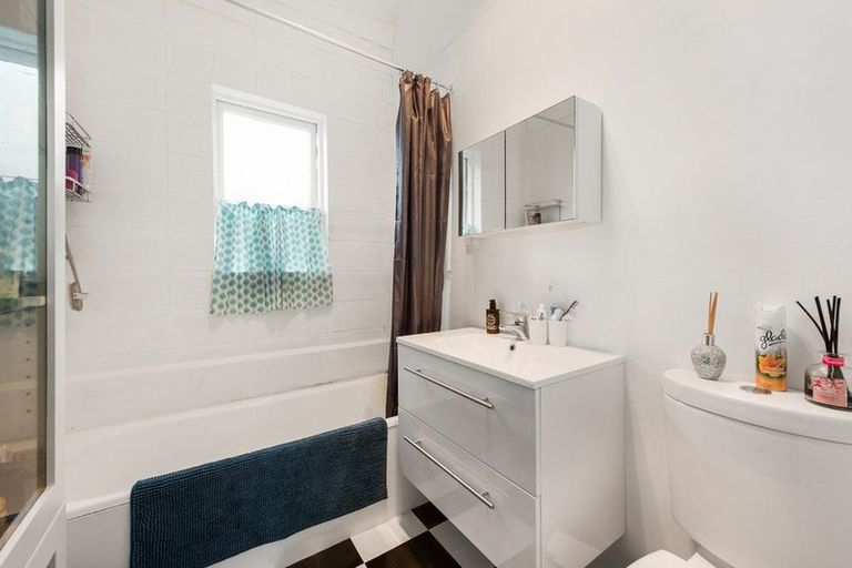 Photo of property in 2/571 Fergusson Drive, Trentham, Upper Hutt, 5018