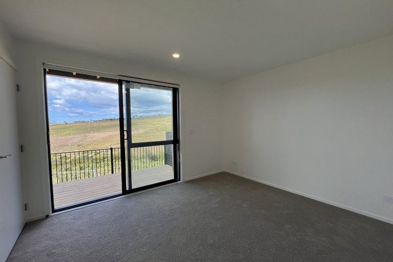 Photo of property in 2/23 Makomako Drive, Orewa, 0931