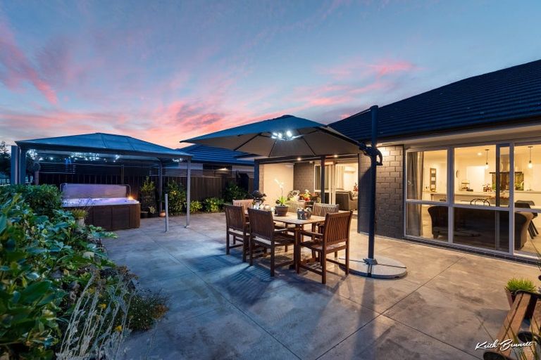 Photo of property in 33 Buddle Road, Wallaceville, Upper Hutt, 5018