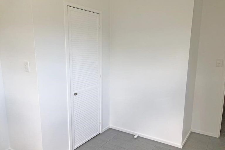 Photo of property in 1/18 Tironui Station Road East, Papakura, 2112