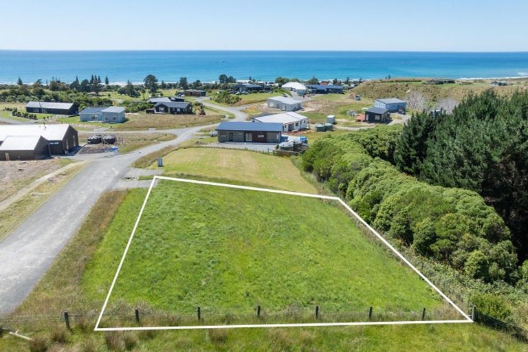 Photo of property in 9 Knoyle Road, Riversdale Beach, Masterton, 5872