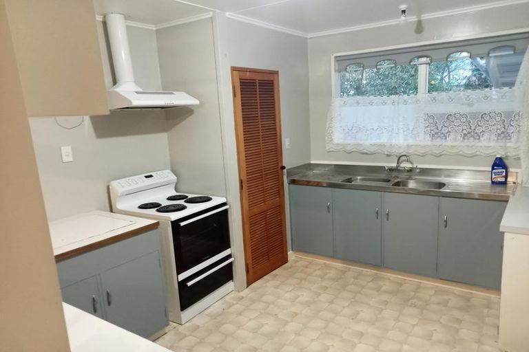 Photo of property in 42 Kimberley Grove, Westbrook, Palmerston North, 4412