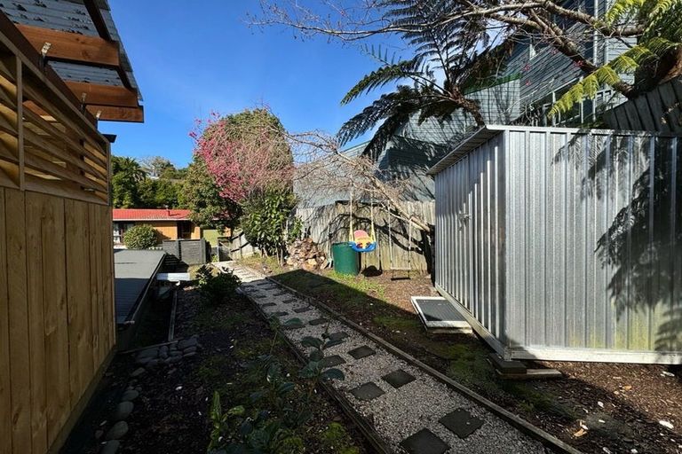 Photo of property in 1/62 Stapleford Crescent, Browns Bay, Auckland, 0630
