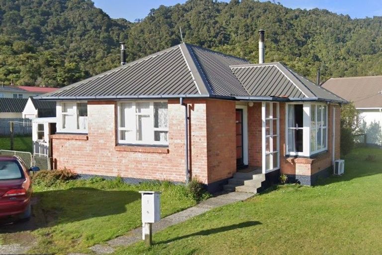 Photo of property in 5 Barkley Place, Cobden, Greymouth, 7802