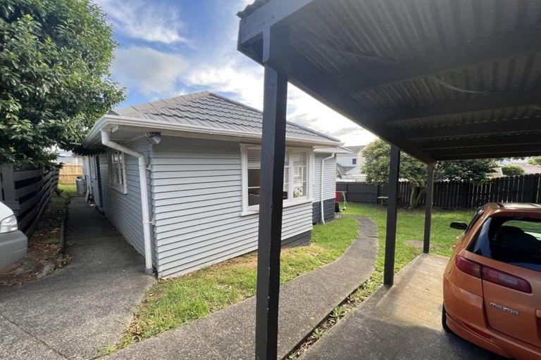 Photo of property in 3/132 Edmonton Road, Te Atatu South, Auckland, 0610