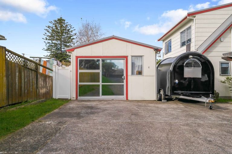 Photo of property in 3 Shepherds Road, Papakura, 2110