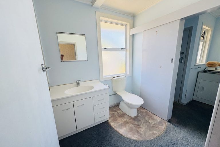 Photo of property in 1 Kapiti Terrace, Castlecliff, Whanganui, 4501