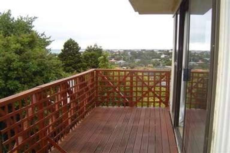 Photo of property in 2/108 Arran Road, Browns Bay, Auckland, 0630