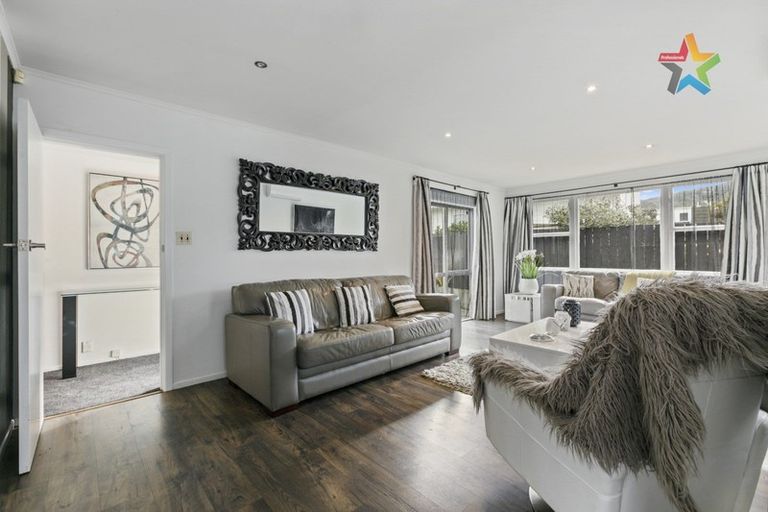 Photo of property in 23 Stokes Valley Road, Stokes Valley, Lower Hutt, 5019