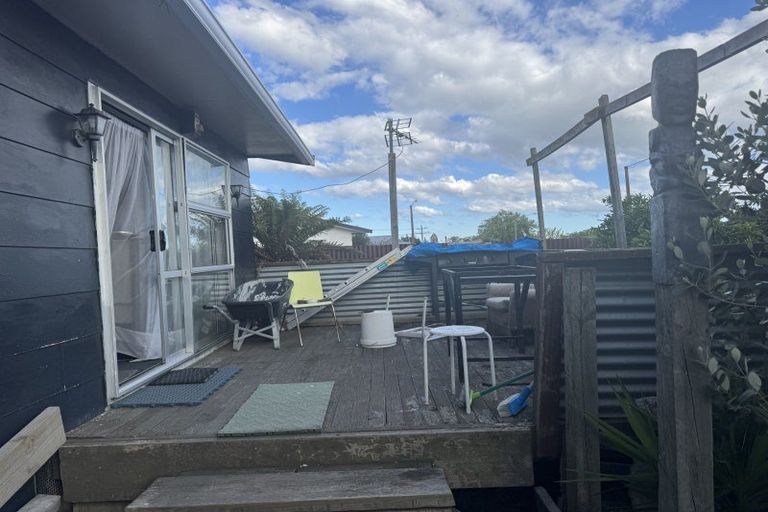 Photo of property in 24 Palgrave Avenue, Flaxmere, Hastings, 4120