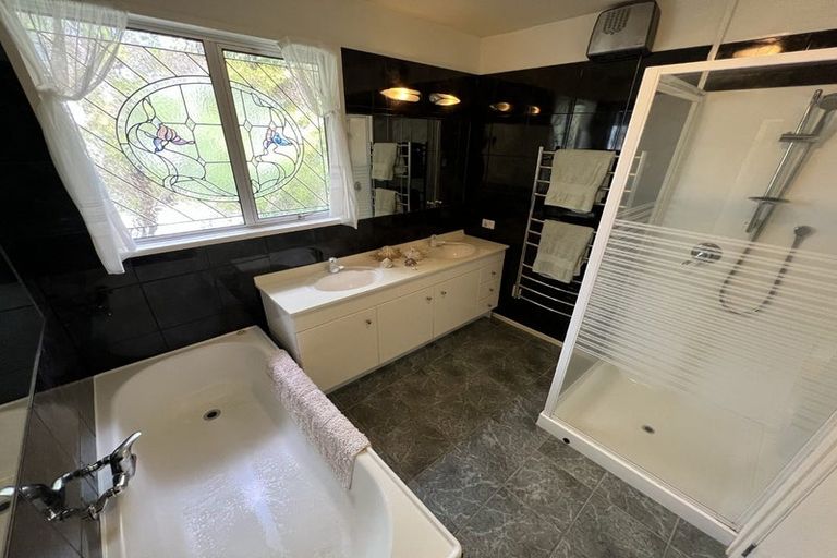 Photo of property in 214 Dyers Pass Road, Cashmere, Christchurch, 8022