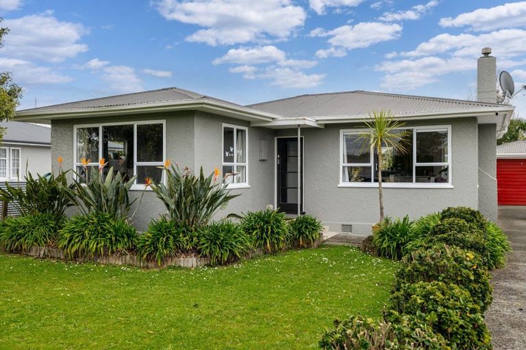 Photo of property in 4 Eton Place, Terrace End, Palmerston North, 4410