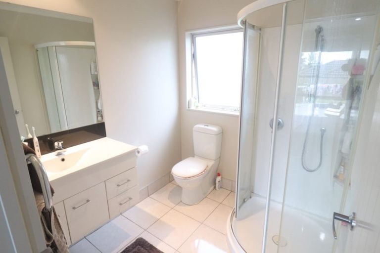 Photo of property in 15 Bonny Crescent, Massey, Auckland, 0614