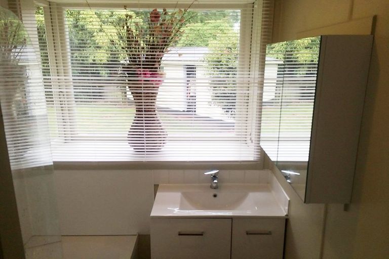 Photo of property in 4 Clyde Street, Utuhina, Rotorua, 3015