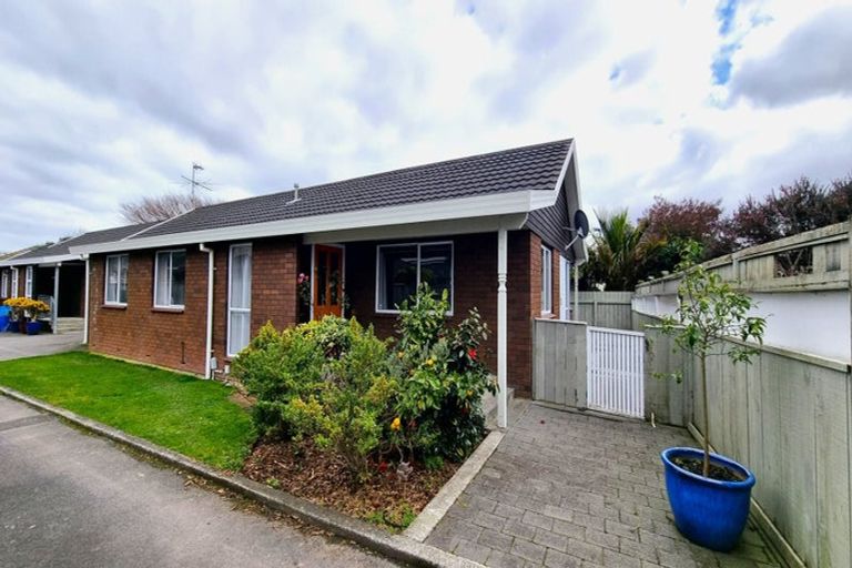 Photo of property in 90a Epuni Street, Epuni, Lower Hutt, 5011