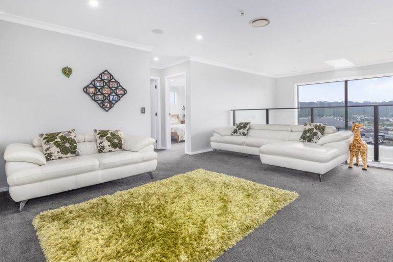 Photo of property in 4 Rotorua Grove, Aotea, Porirua, 5024