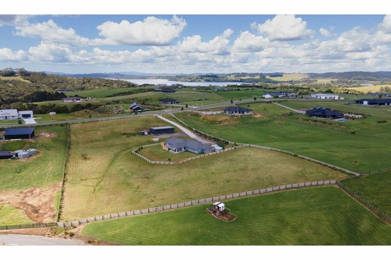 Photo of property in 7 Fernbird Grove, Kerikeri, 0294