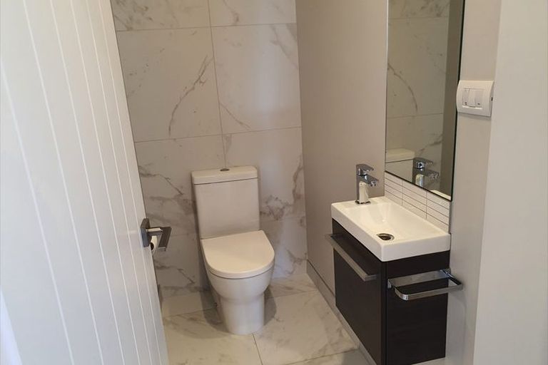 Photo of property in 2b Makura Road, Long Bay, Auckland, 0630