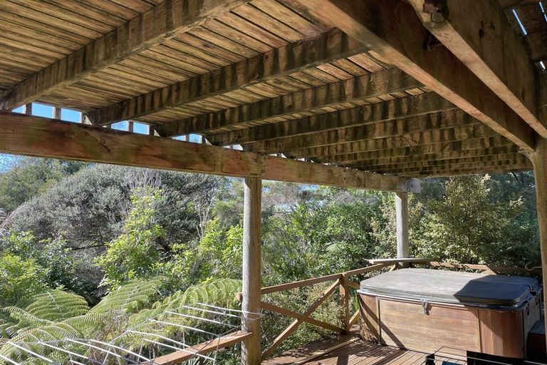 Photo of property in 27 Reynolds Place, Torbay, Auckland, 0630