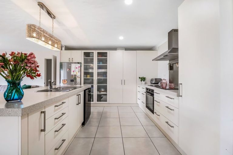 Photo of property in 9 Riverside Way, Amberley, 7410