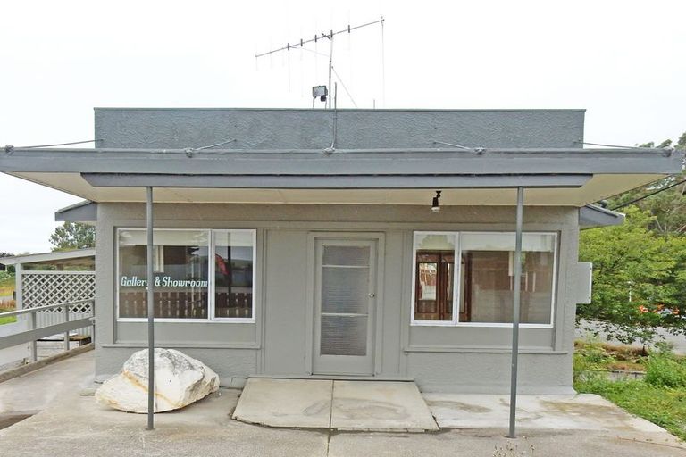 Photo of property in 3 Main Road, Maheno, Oamaru, 9492