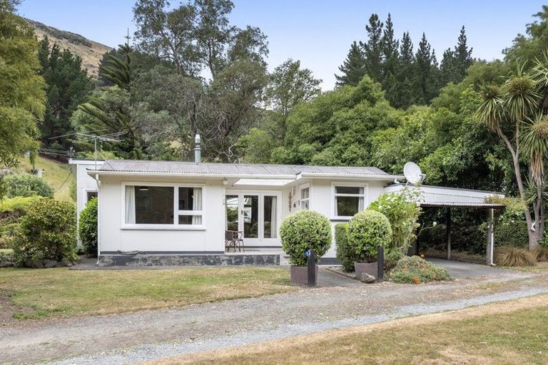 Photo of property in 11 Factory Road, Little Akaloa, 7583