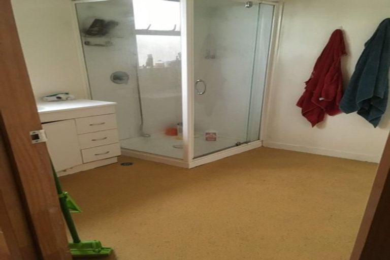 Photo of property in Te Awhina Apartments, 2/22 Sussex Street, Mount Cook, Wellington, 6021