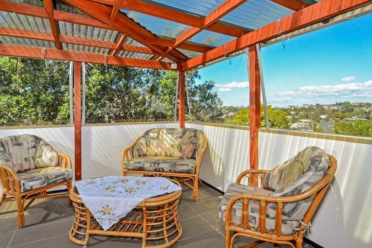 Photo of property in 16 Caversham Drive, Torbay, Auckland, 0630