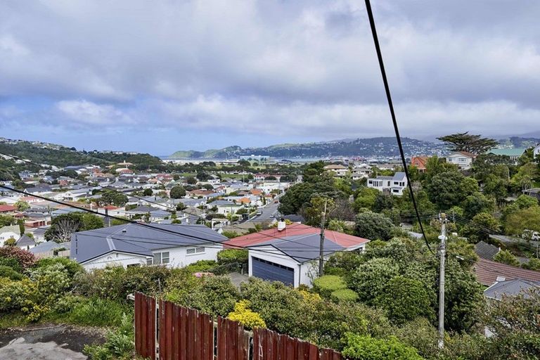 Photo of property in 41 Tio Tio Road, Miramar, Wellington, 6022