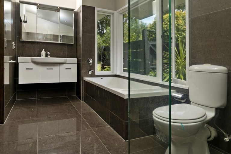 Photo of property in 9 Dysart Lane, Kumeu, 0891