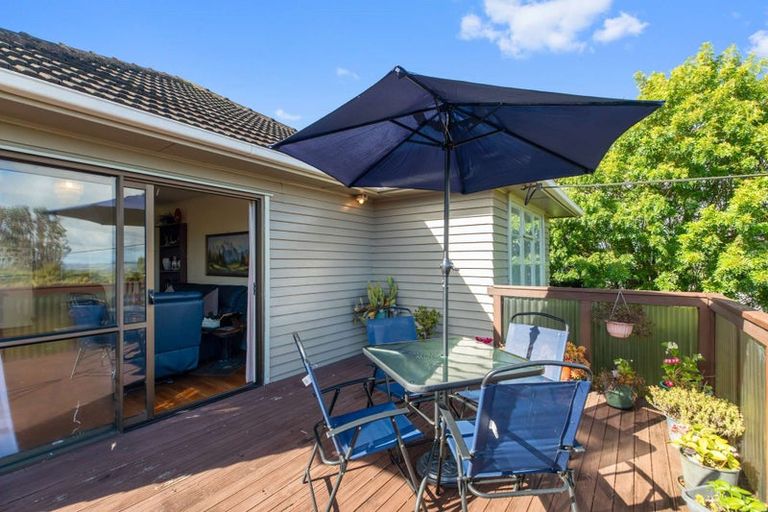 Photo of property in 38 Hand Road, Helensville, 0800
